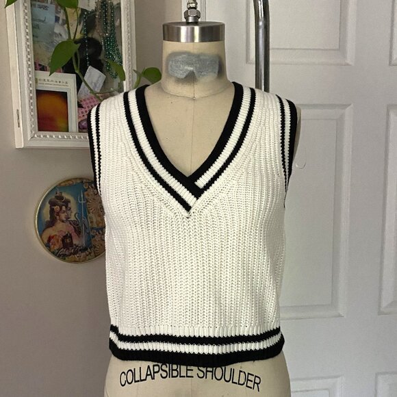 H&M DIVIDED Retro 1990s Grunge PREPPY V-Neck Crop Sweater VEST *X-SMALL*  NWT - Picture 4 of 8